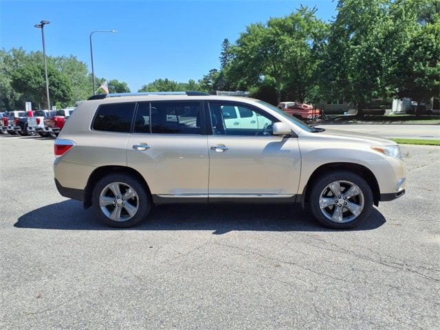 Used 2011 Toyota Highlander Limited with VIN 5TDDK3EH1BS085913 for sale in Litchfield, Minnesota
