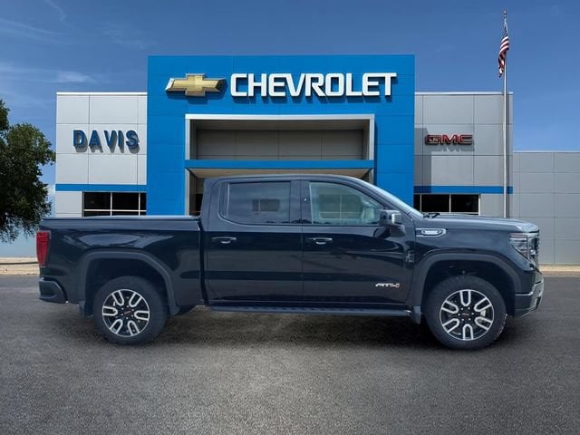 Used 2025 GMC Sierra 1500 AT4 with VIN 1GTUUEE85SZ229418 for sale in Litchfield, Minnesota