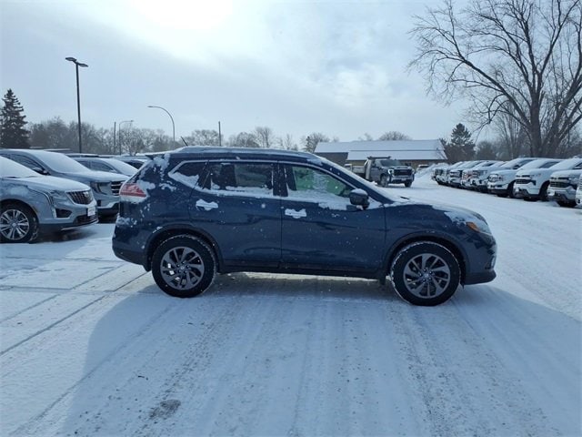 Used 2016 Nissan Rogue SL with VIN 5N1AT2MV2GC860290 for sale in Litchfield, Minnesota