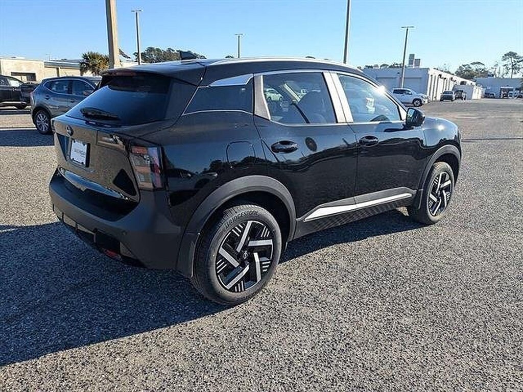 New 2026 Nissan Kicks SV