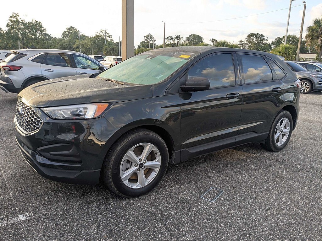 Used 2024 Ford Edge SE