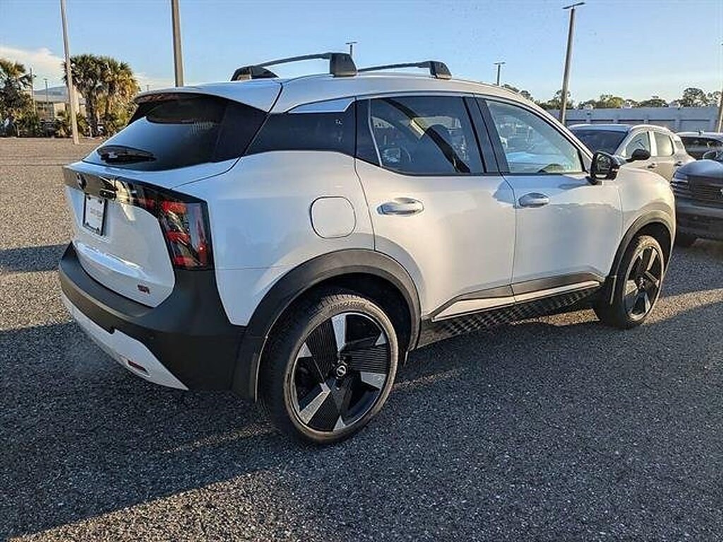 New 2026 Nissan Kicks SR