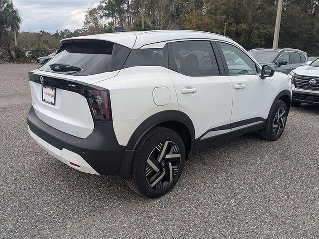 New 2026 Nissan Kicks SV