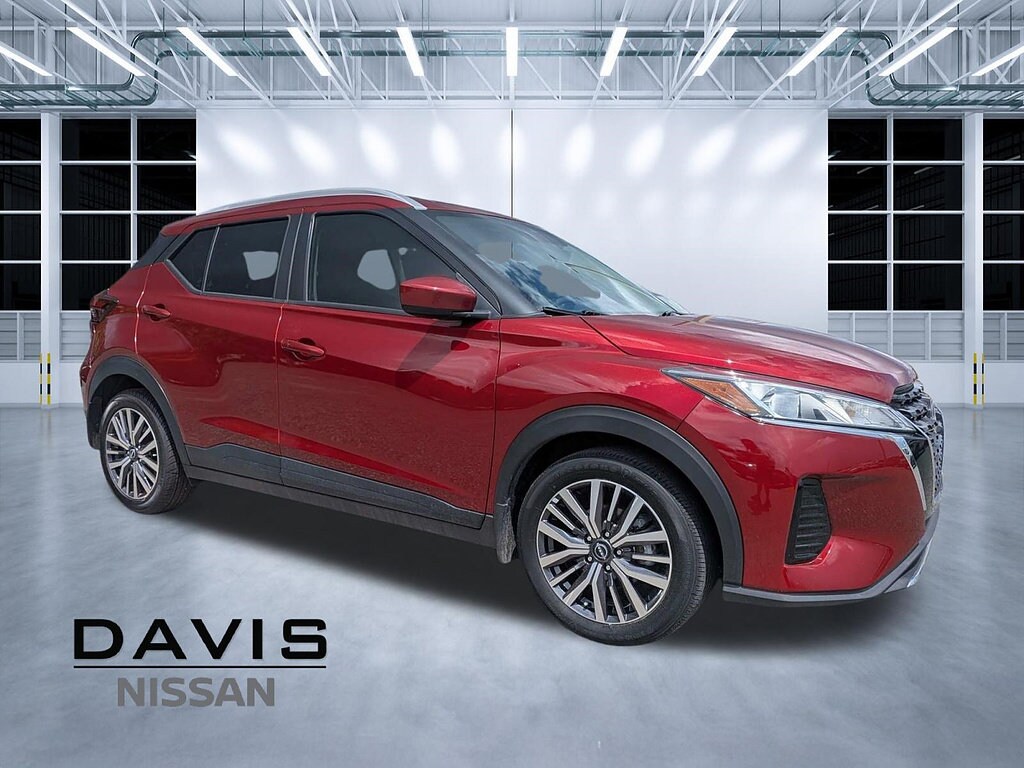 Used 2024 Nissan Kicks SV