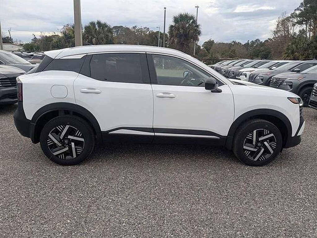 New 2026 Nissan Kicks SV