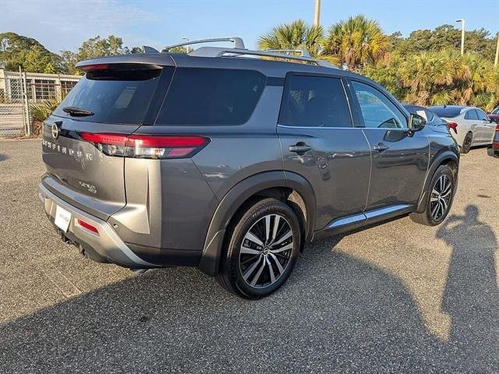 Used 2025 Nissan Pathfinder Platinum
