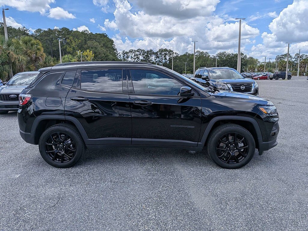 Used 2026 Jeep Compass Latitude Altitude