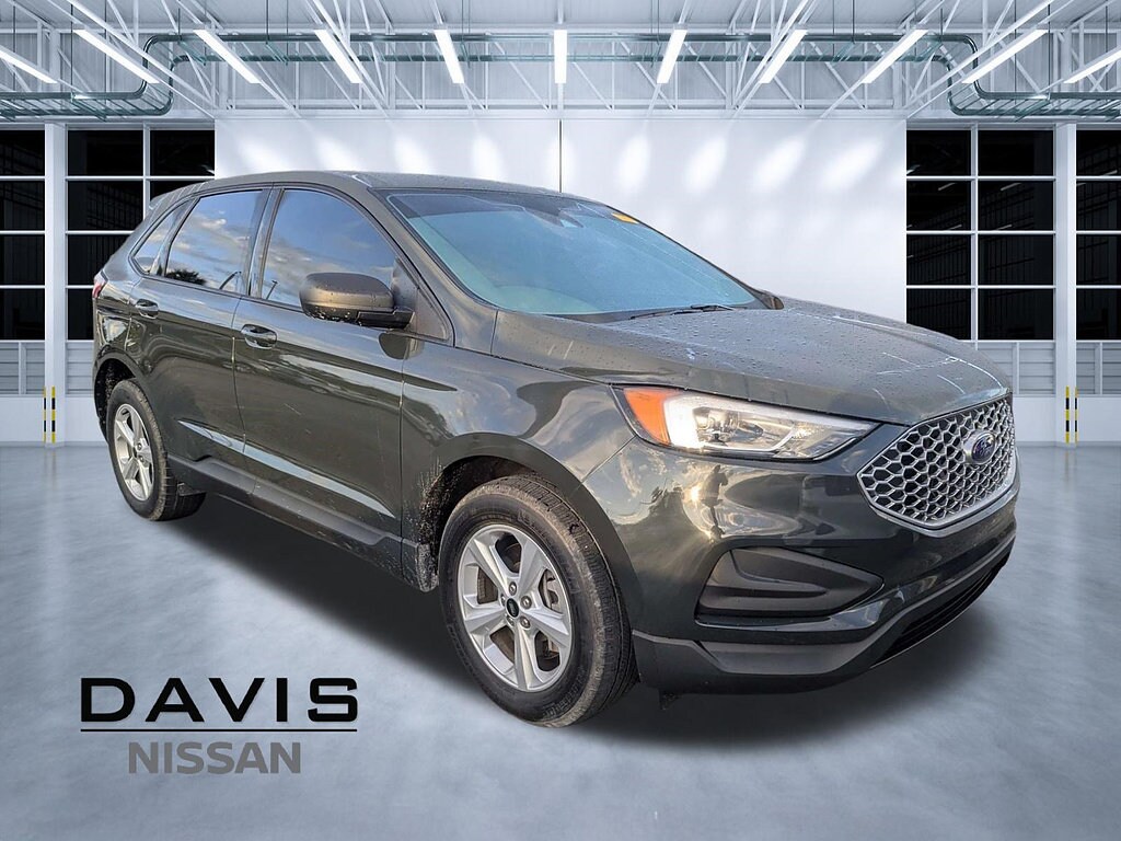 Used 2024 Ford Edge SE
