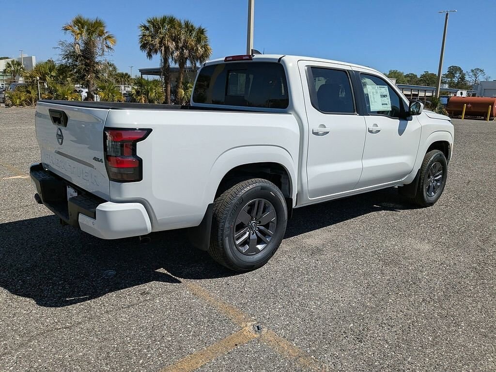 New 2026 Nissan Frontier Crew Cab SV 4x4