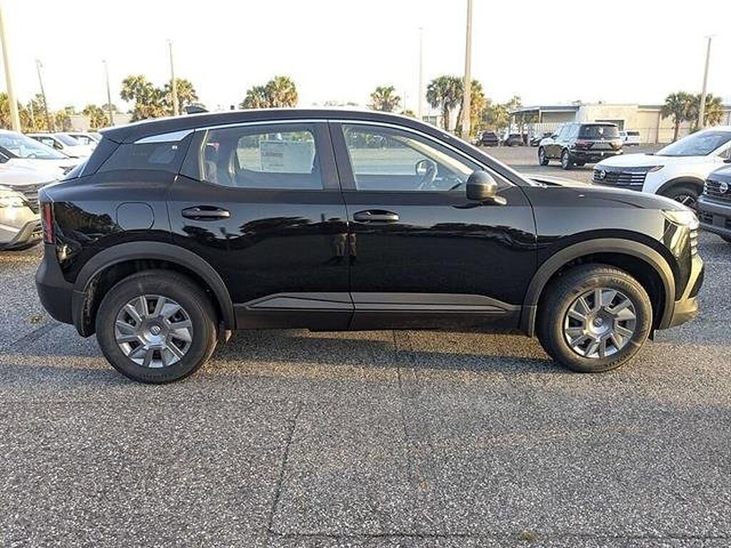 New 2026 Nissan Kicks S