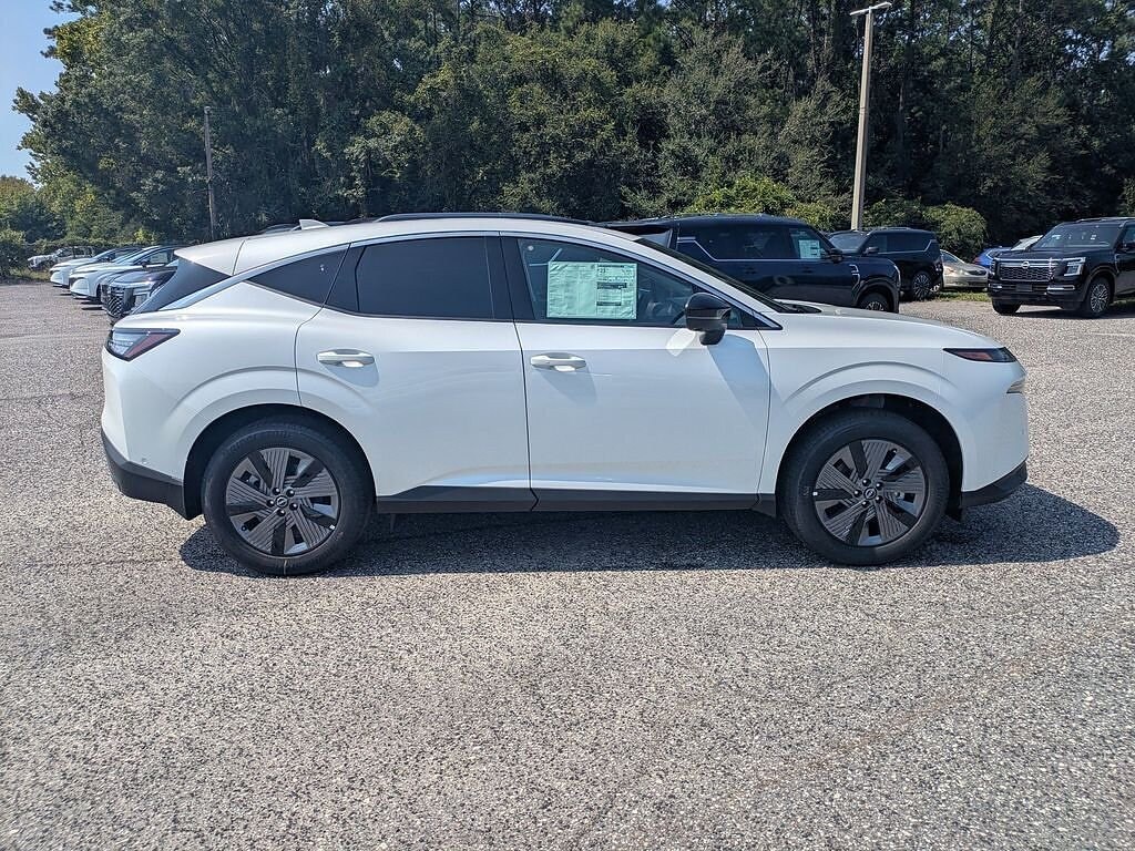 New 2025 Nissan Murano SL