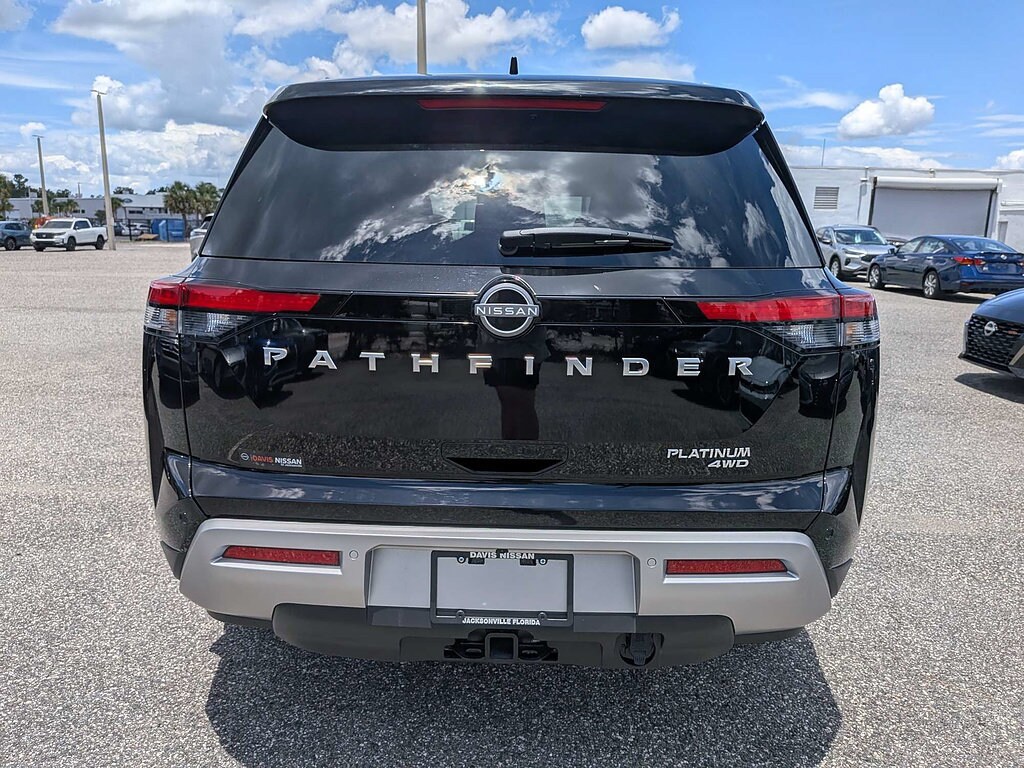 Used 2025 Nissan Pathfinder Platinum