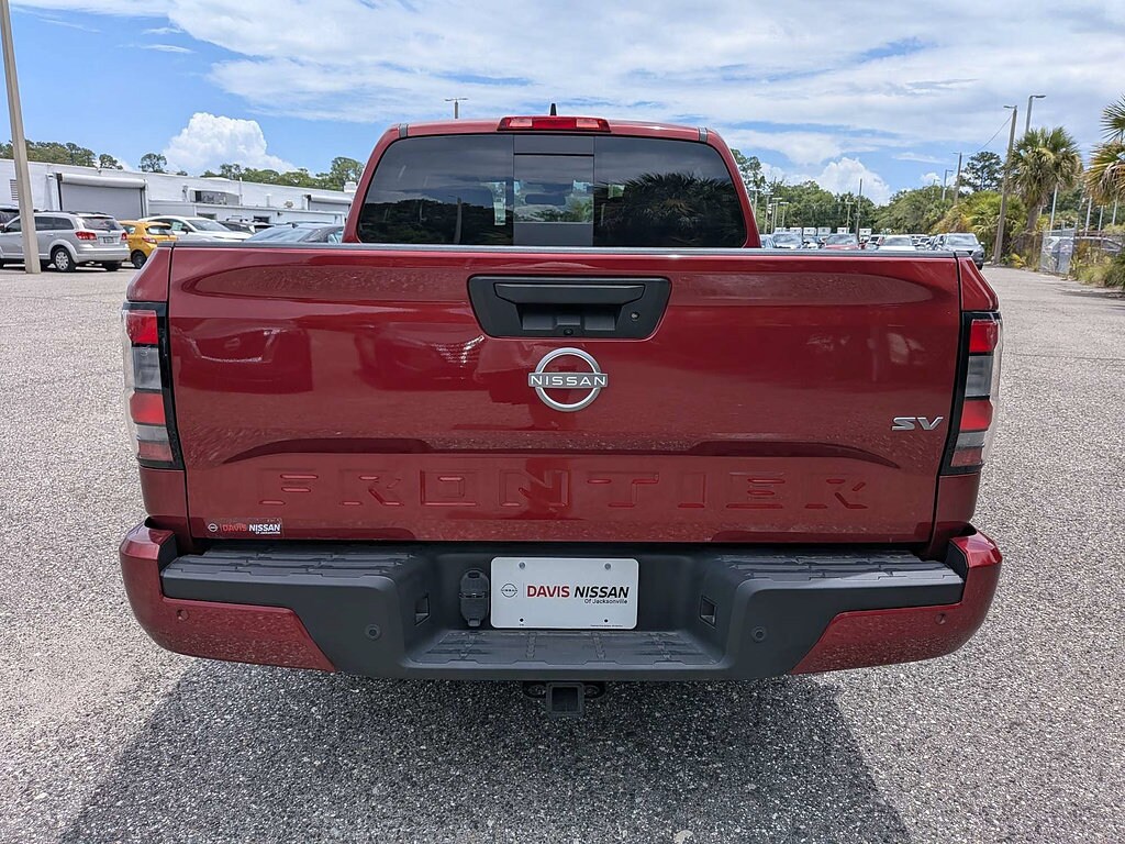 Used 2024 Nissan Frontier 4x2 SV 4dr Crew Cab 5 ft. SB