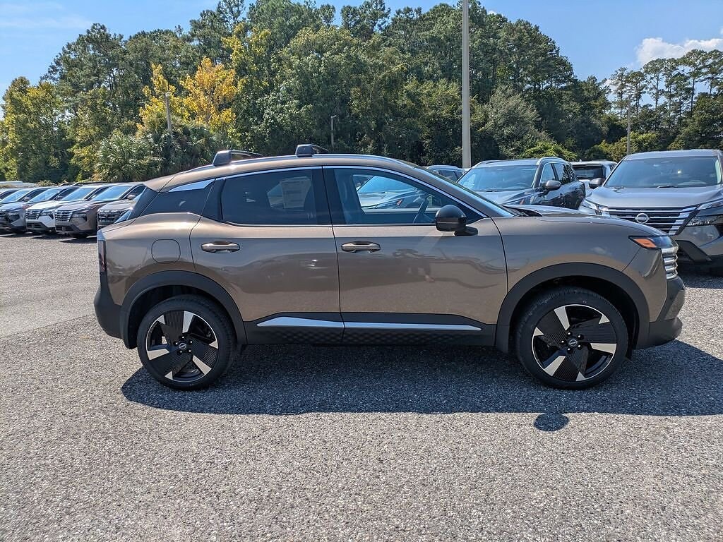 New 2026 Nissan Kicks SR