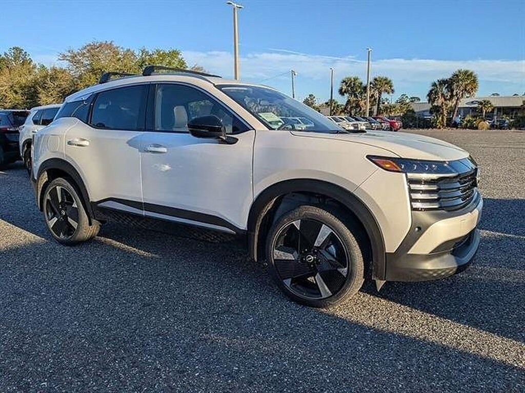 New 2026 Nissan Kicks SR
