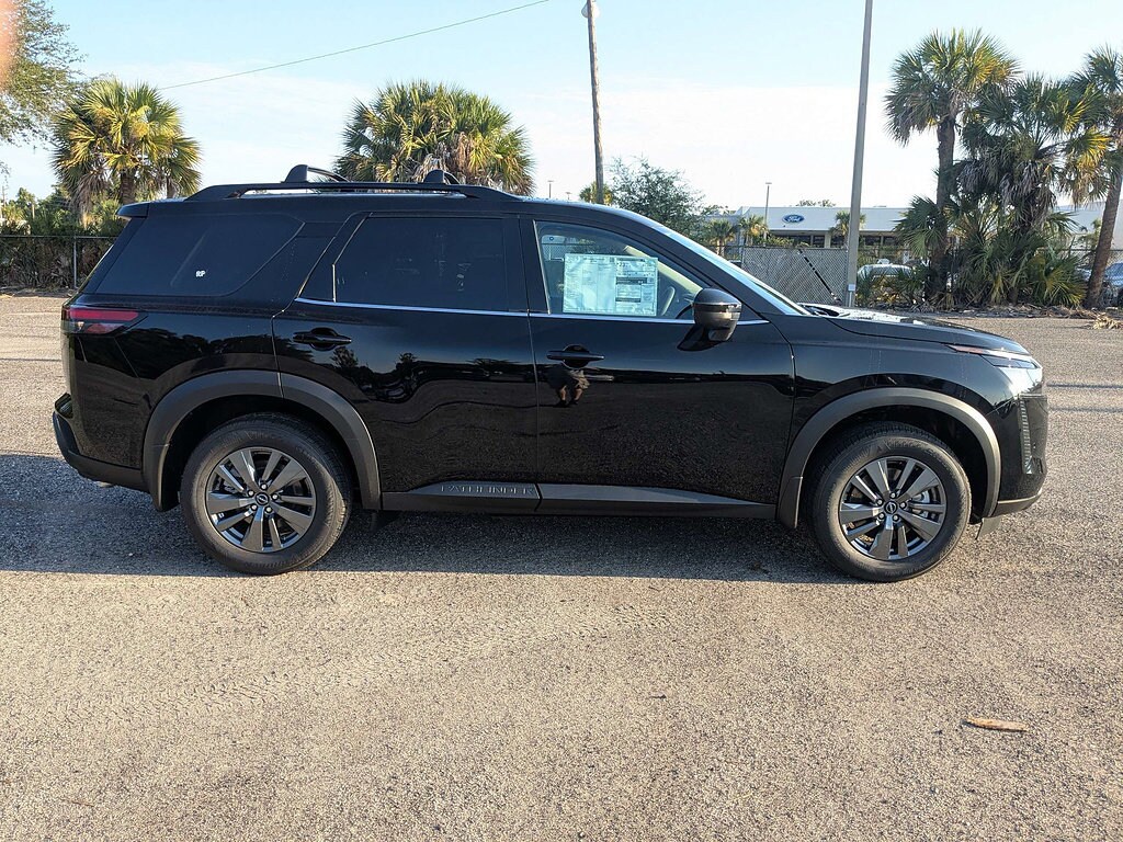 New 2026 Nissan Pathfinder SV