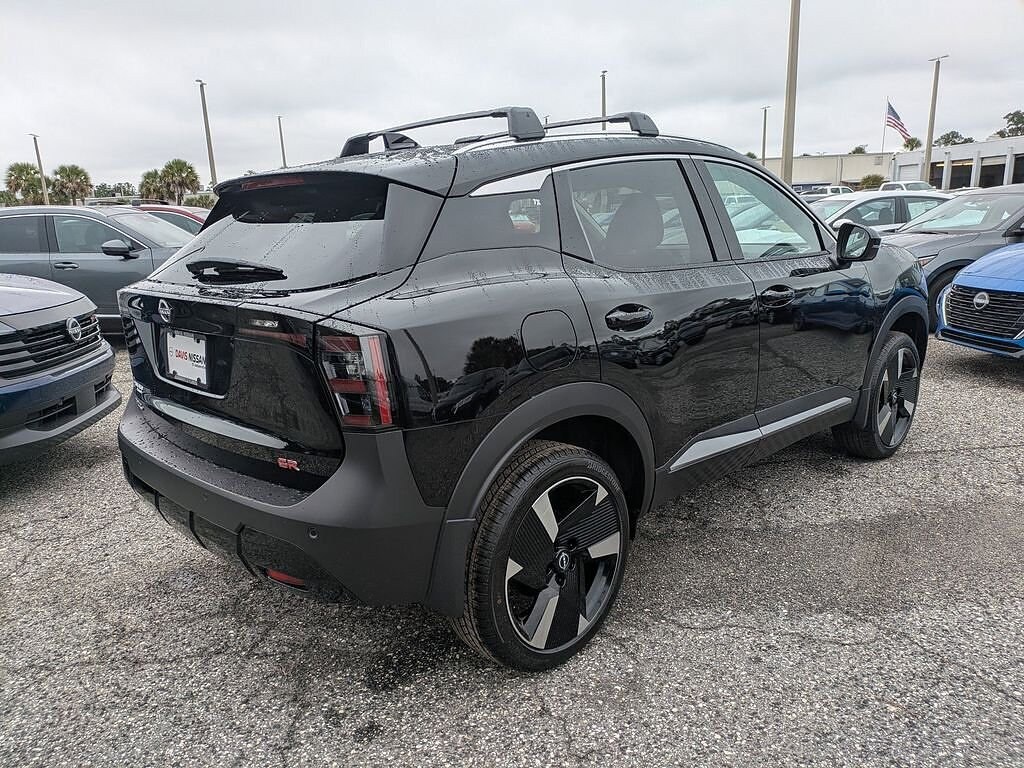 New 2026 Nissan Kicks SR