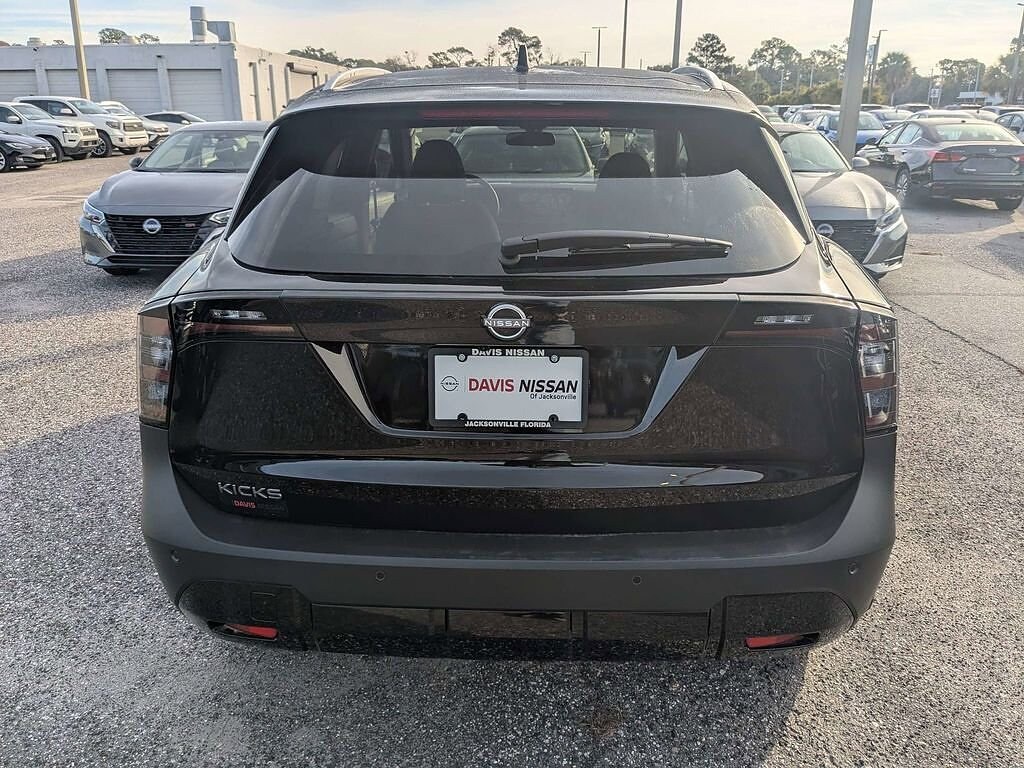 New 2026 Nissan Kicks SV