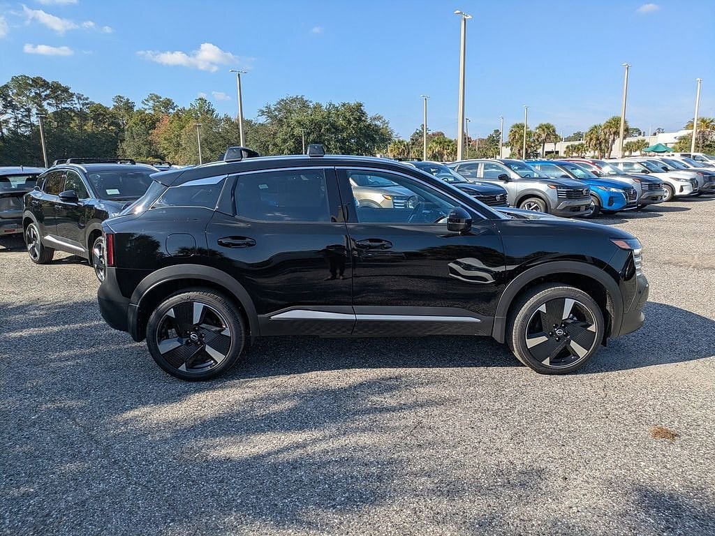 New 2026 Nissan Kicks SR