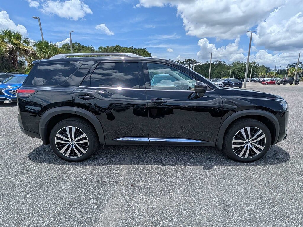 Used 2025 Nissan Pathfinder Platinum