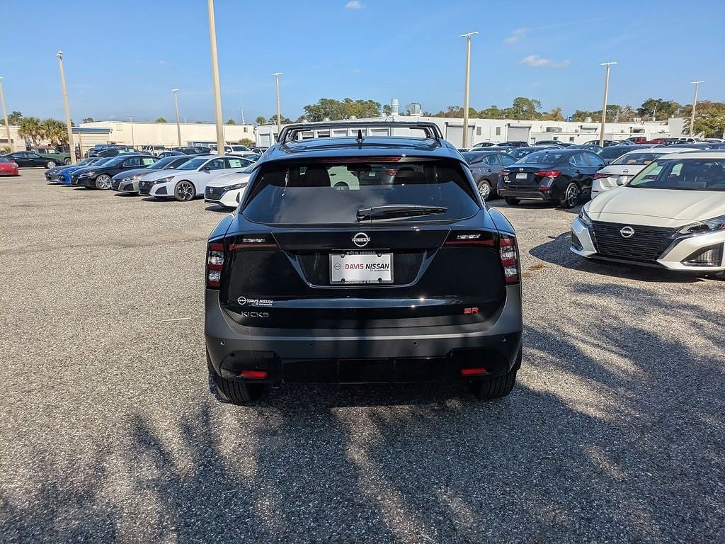 New 2026 Nissan Kicks SR