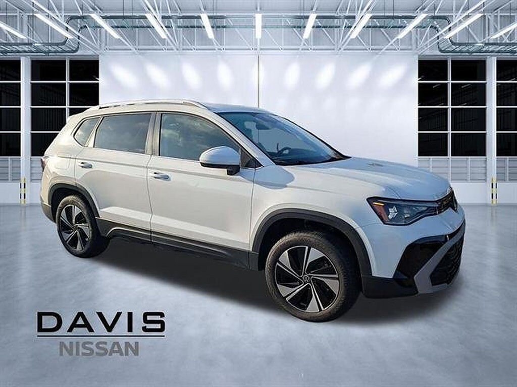 Used 2025 Volkswagen Taos SE 4Motion
