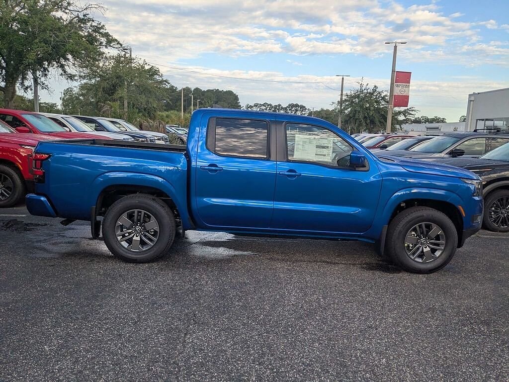 New 2026 Nissan Frontier Crew Cab SV 4x2