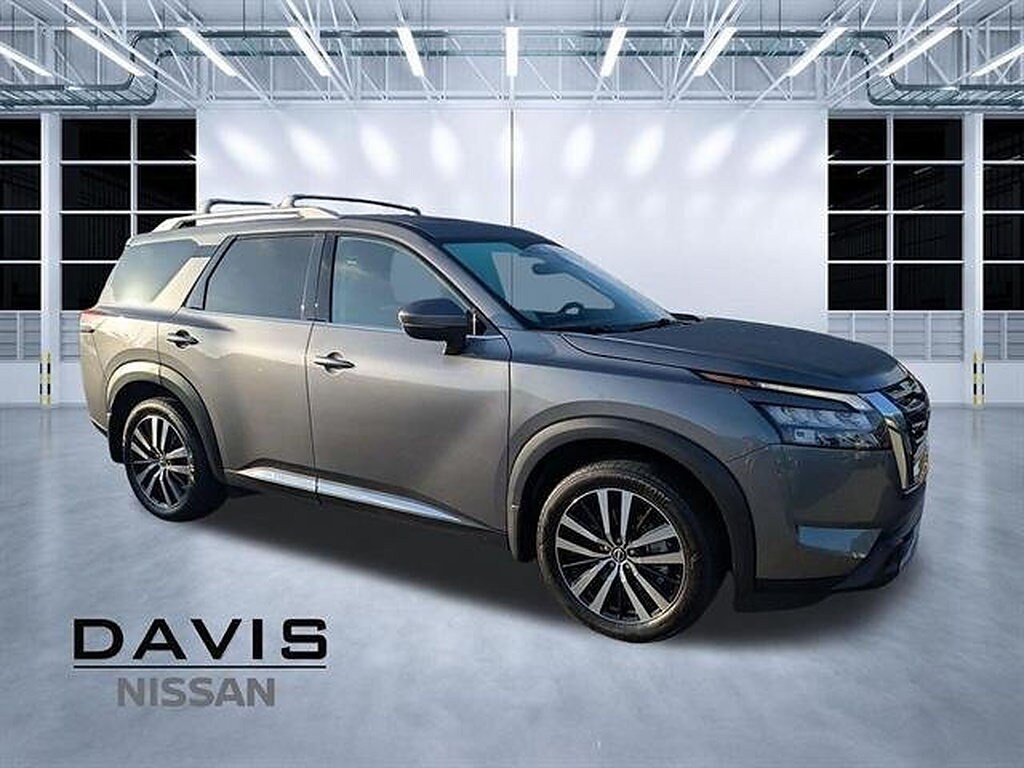 Used 2025 Nissan Pathfinder Platinum