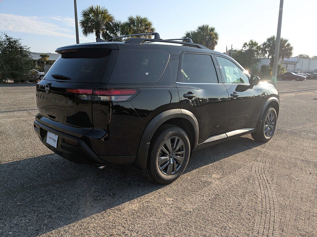 New 2026 Nissan Pathfinder SV