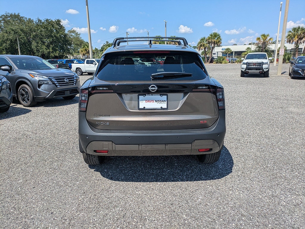New 2026 Nissan Kicks SR