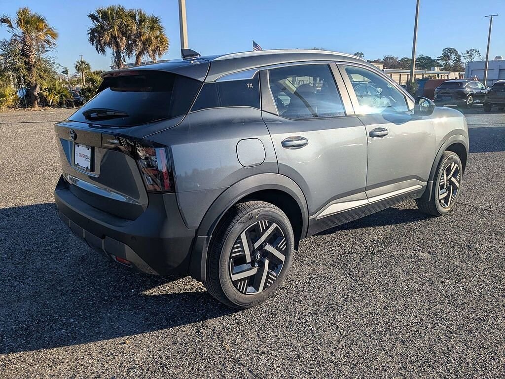 New 2026 Nissan Kicks SV