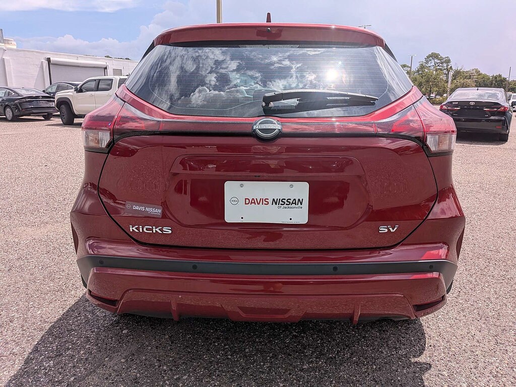 Used 2024 Nissan Kicks SV
