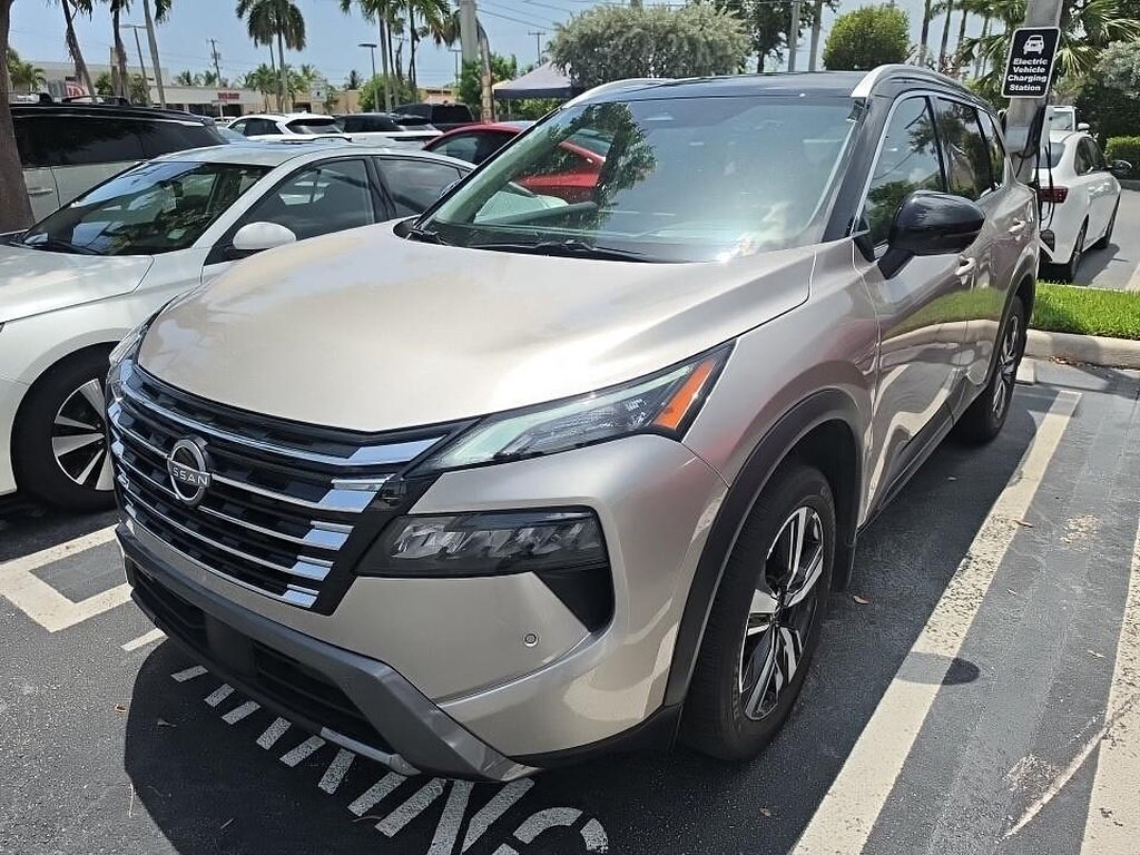 Used 2025 Nissan Rogue SL