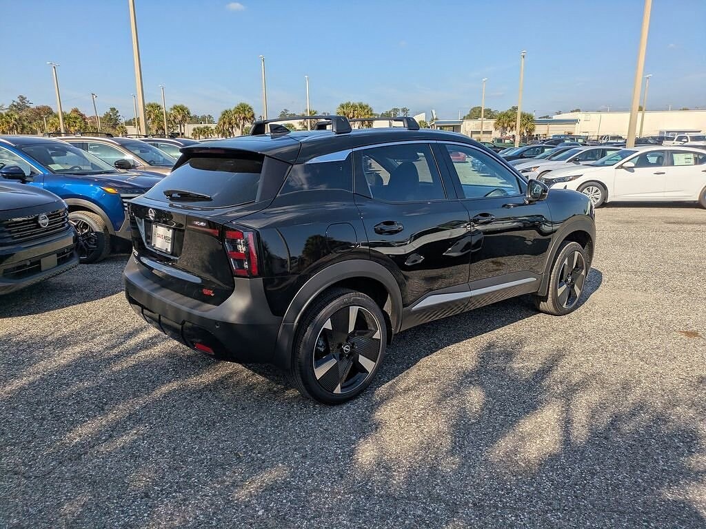 New 2026 Nissan Kicks SR