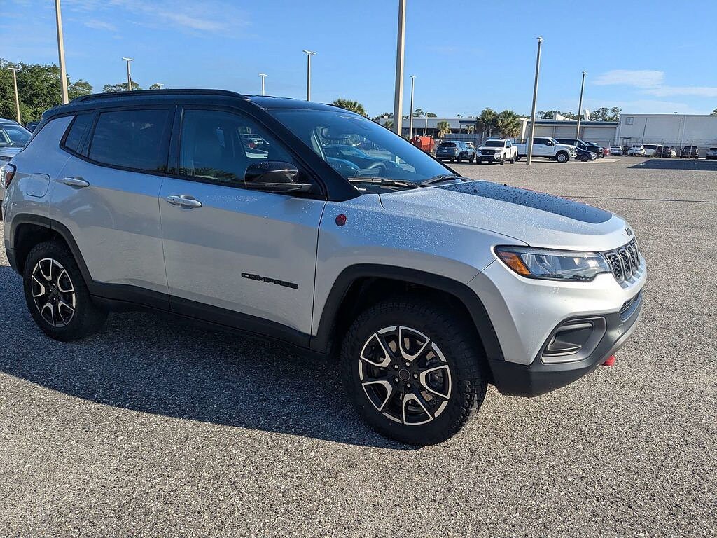 Used 2025 Jeep Compass Trailhawk