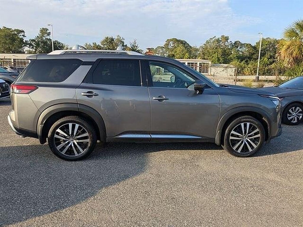 Used 2025 Nissan Pathfinder Platinum