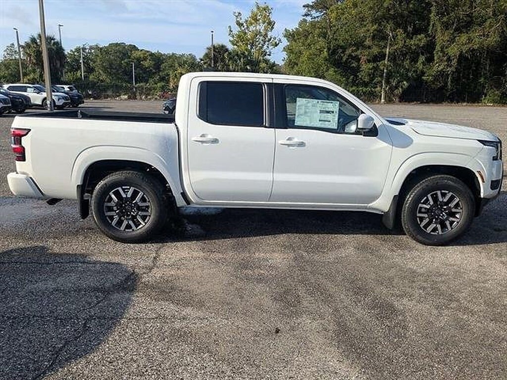 New 2026 Nissan Frontier Crew Cab SV 4x2