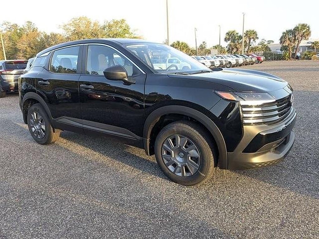 New 2026 Nissan Kicks S