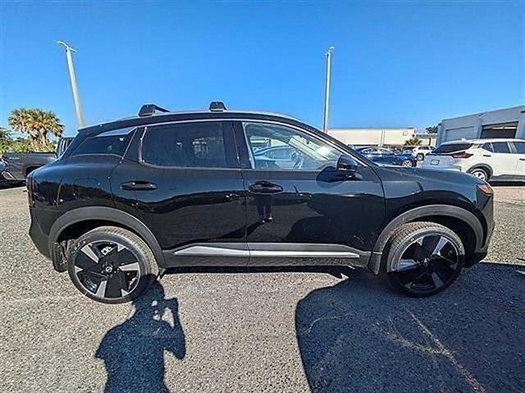 New 2026 Nissan Kicks SR