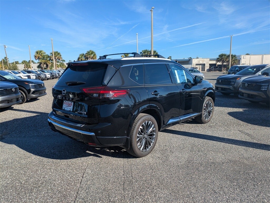 2025 Nissan Rogue Platinum photo 2