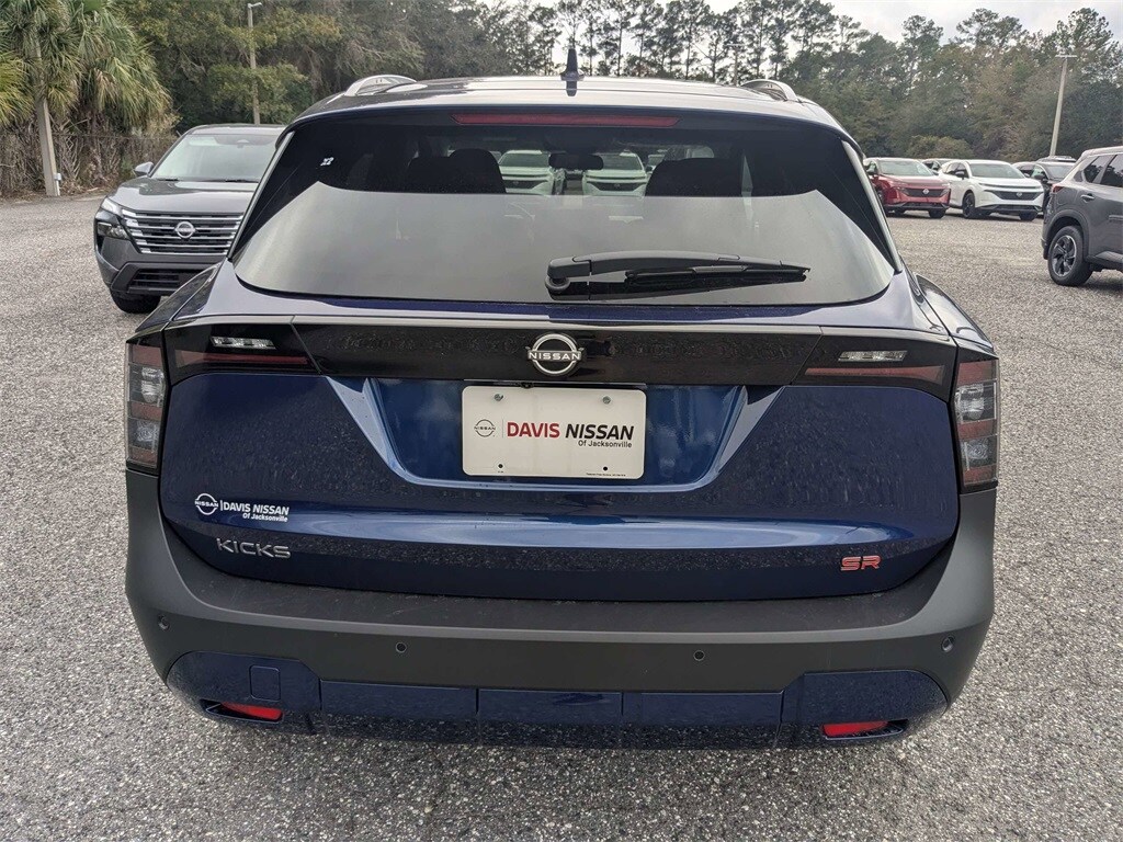 New 2026 Nissan Kicks SR SUV