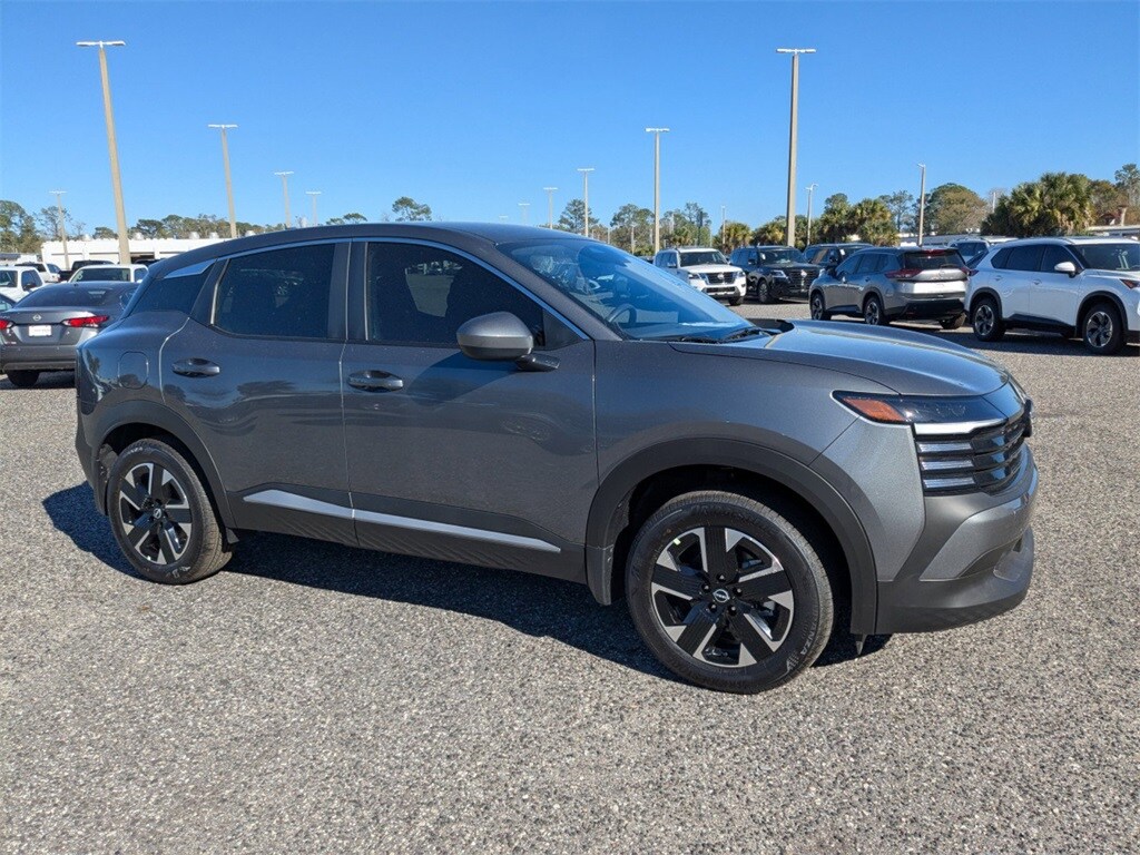 2025 Nissan Kicks SV photo 2
