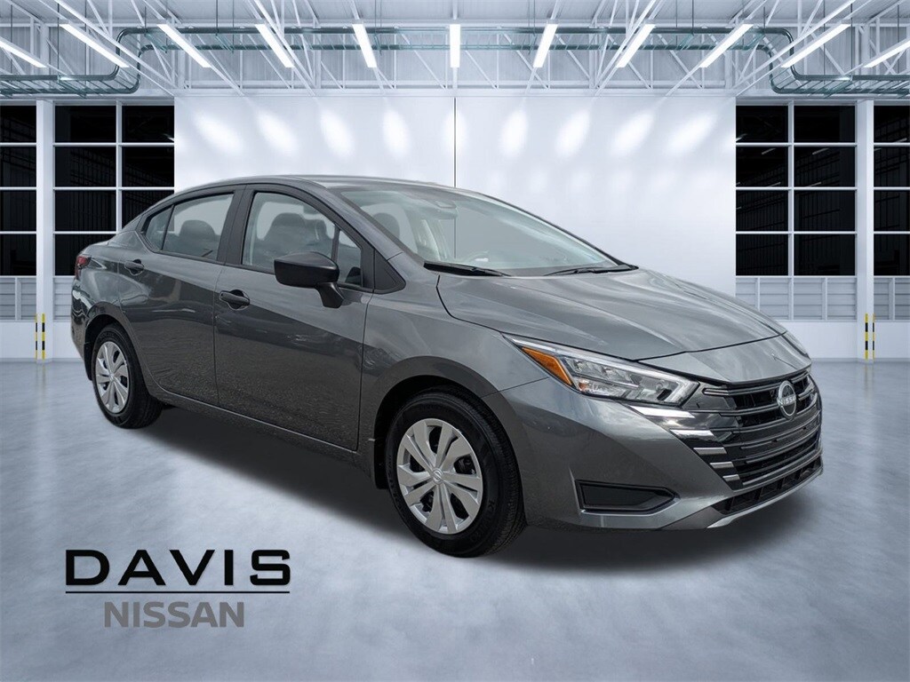 New 2025 Nissan Versa 1.6 S Sedan