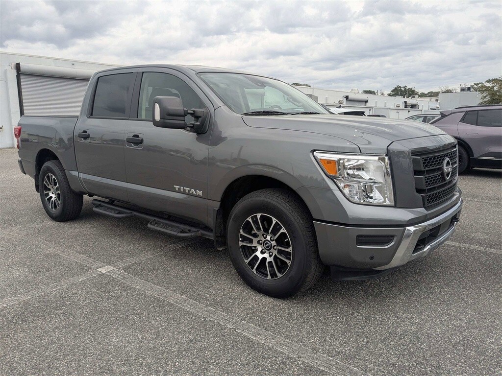 Used 2024 Nissan Titan SV Truck Crew Cab