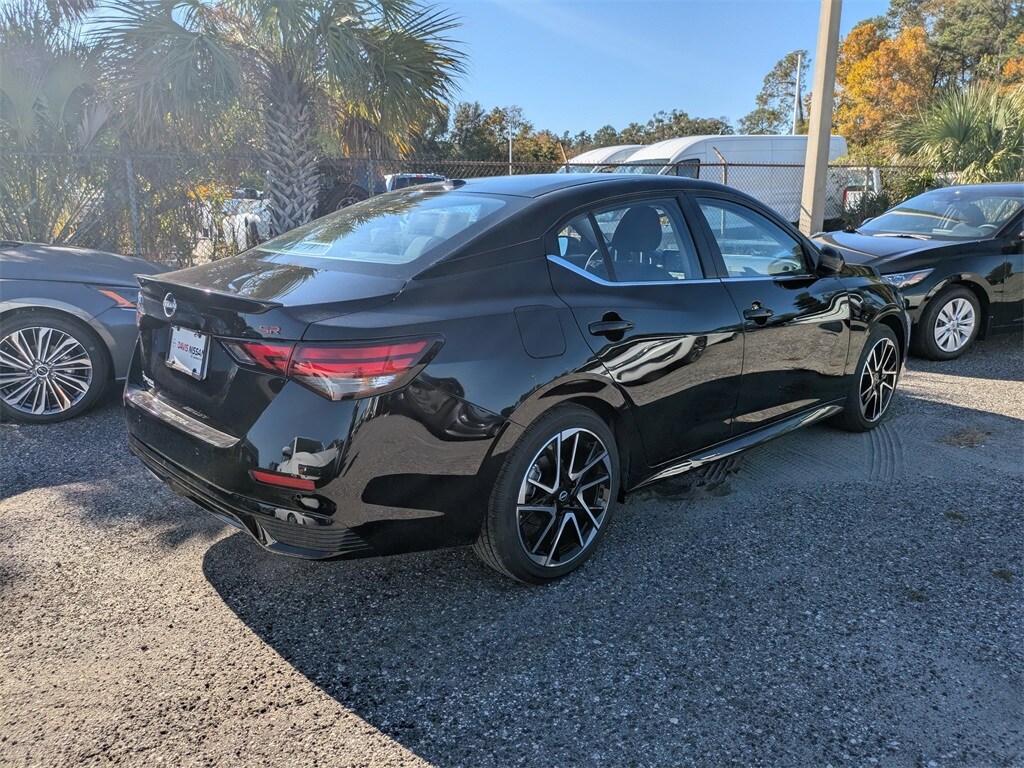 2025 Nissan Sentra SR photo 3