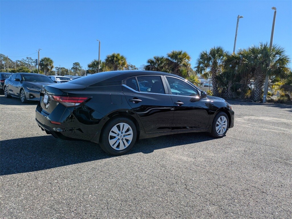 2025 Nissan Sentra S photo 4