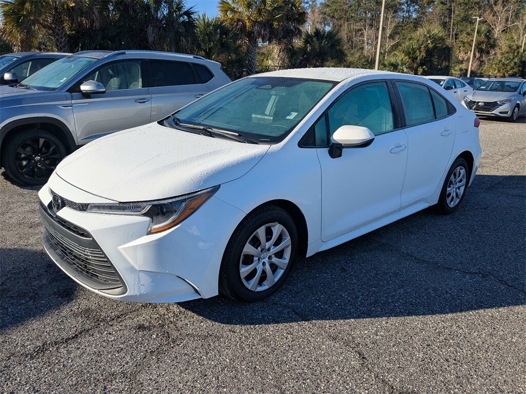 Used 2025 Toyota Corolla LE Sedan