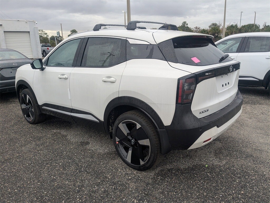 New 2026 Nissan Kicks SR SUV