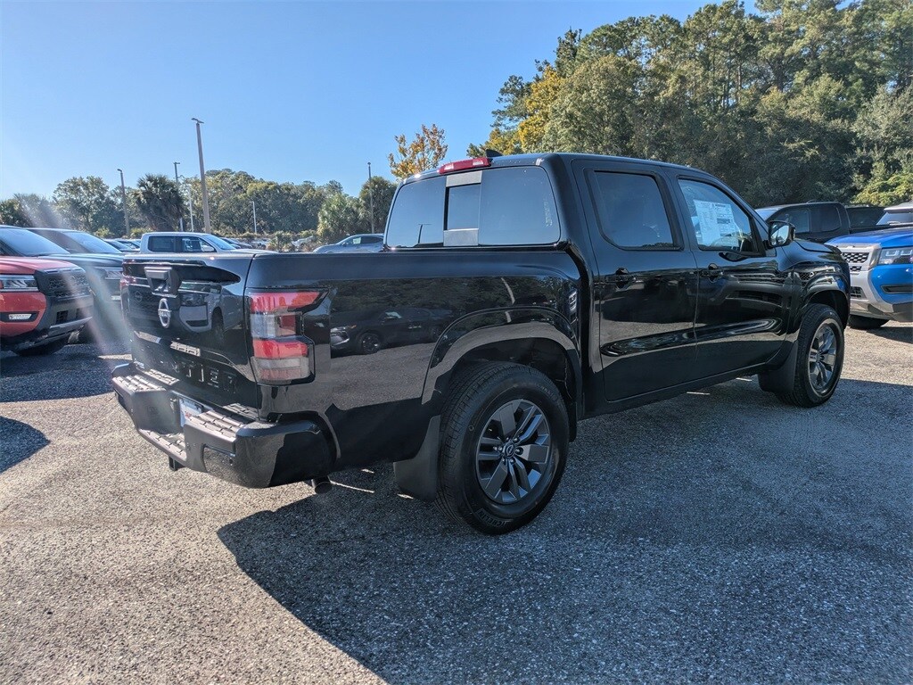 2026 Nissan Frontier SV photo 2