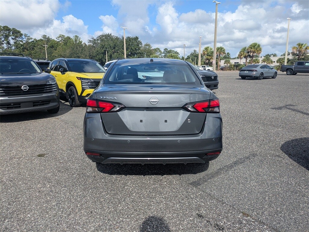 2025 Nissan Versa 1.6 S photo 4